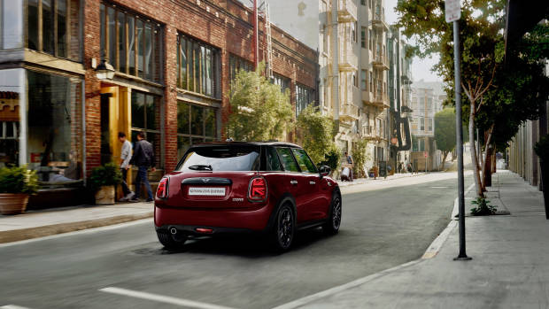 2019 MINI Cooper S Kensington Edition rear 3/4 close