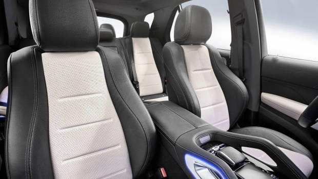 2019 Mercedes-Benz GLE front seats