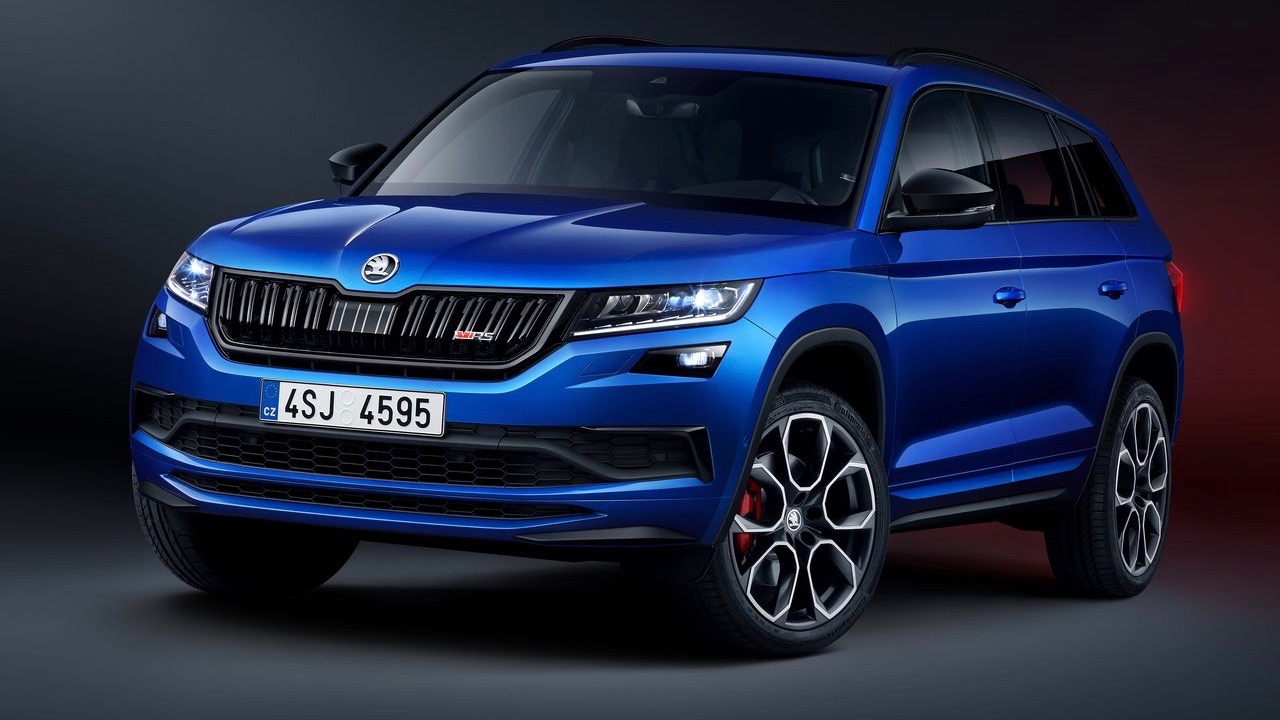 2019 Skoda Kodiaq RS blue front 3/4