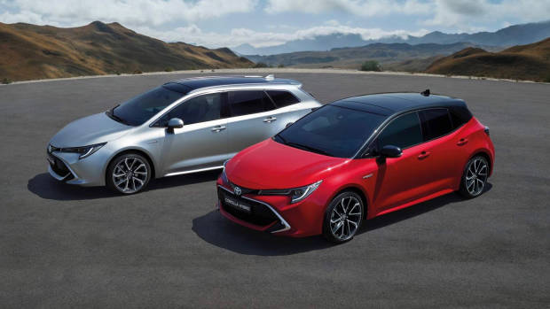 2019 Toyota Corolla Touring Sports front 3/4