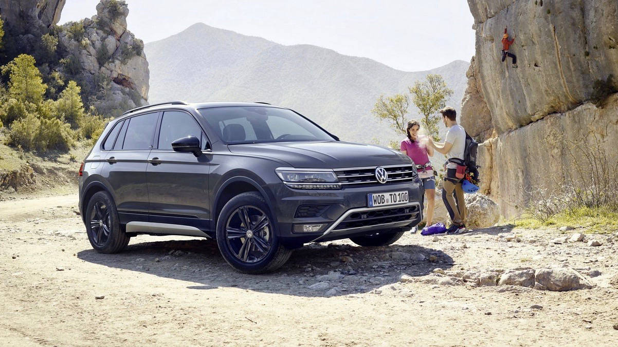 2019 Volkswagen Tiguan Offroad front