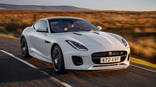 2020 Jaguar F-Type Chequered Flag white front 3/4