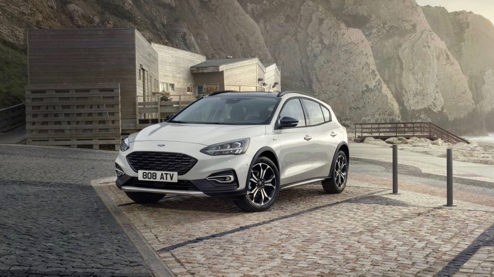 2019 Ford Focus Active white front 3/4