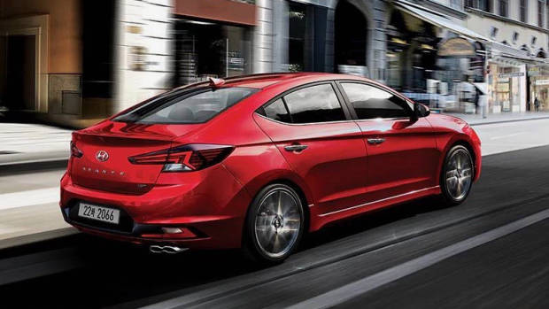 2019 Hyundai Elantra SR rear 3/4 driving