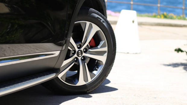 2019 Kia Sorento GT-Line Aurora Black wheels