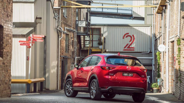 2019 Mazda CX-5 Akera Soul Red Crystal rear 3/4 far