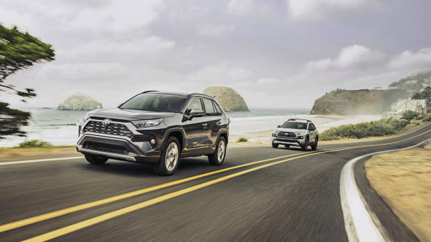 2019 Toyota RAV4 dual driving