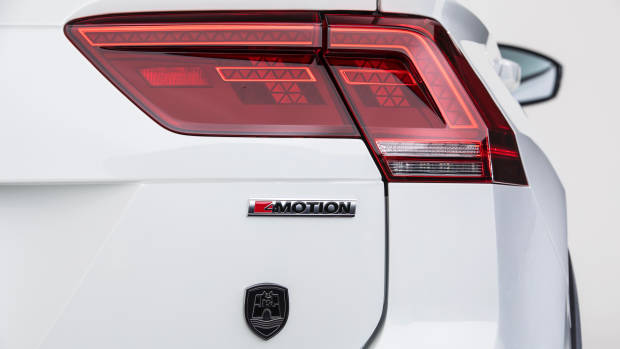 2019 Volkswagen Tiguan Wolfsburg Edition badge