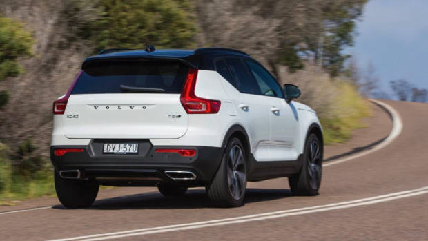 2019 Volvo XC40 T5 R-Design White rear end