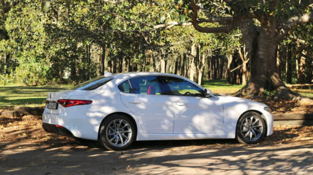 2019 Alfa Romeo Giulia Alfa White profile