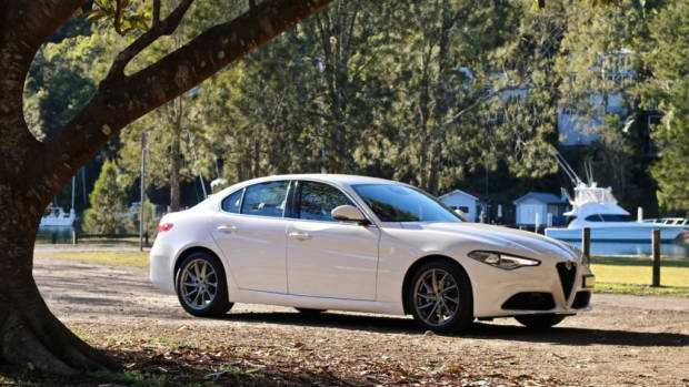 2019 Alfa Romeo Giulia Alfa White profile