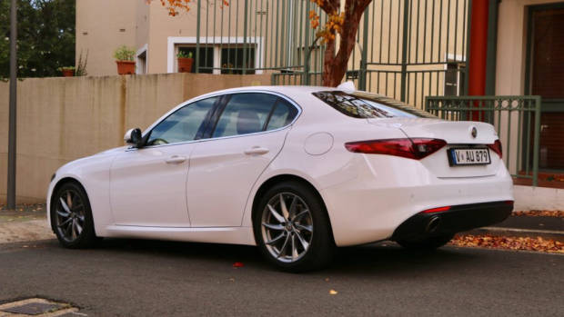 2019 Alfa Romeo Giulia Alfa White rear end