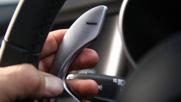 2019 Alfa Romeo Giulia paddle shifter