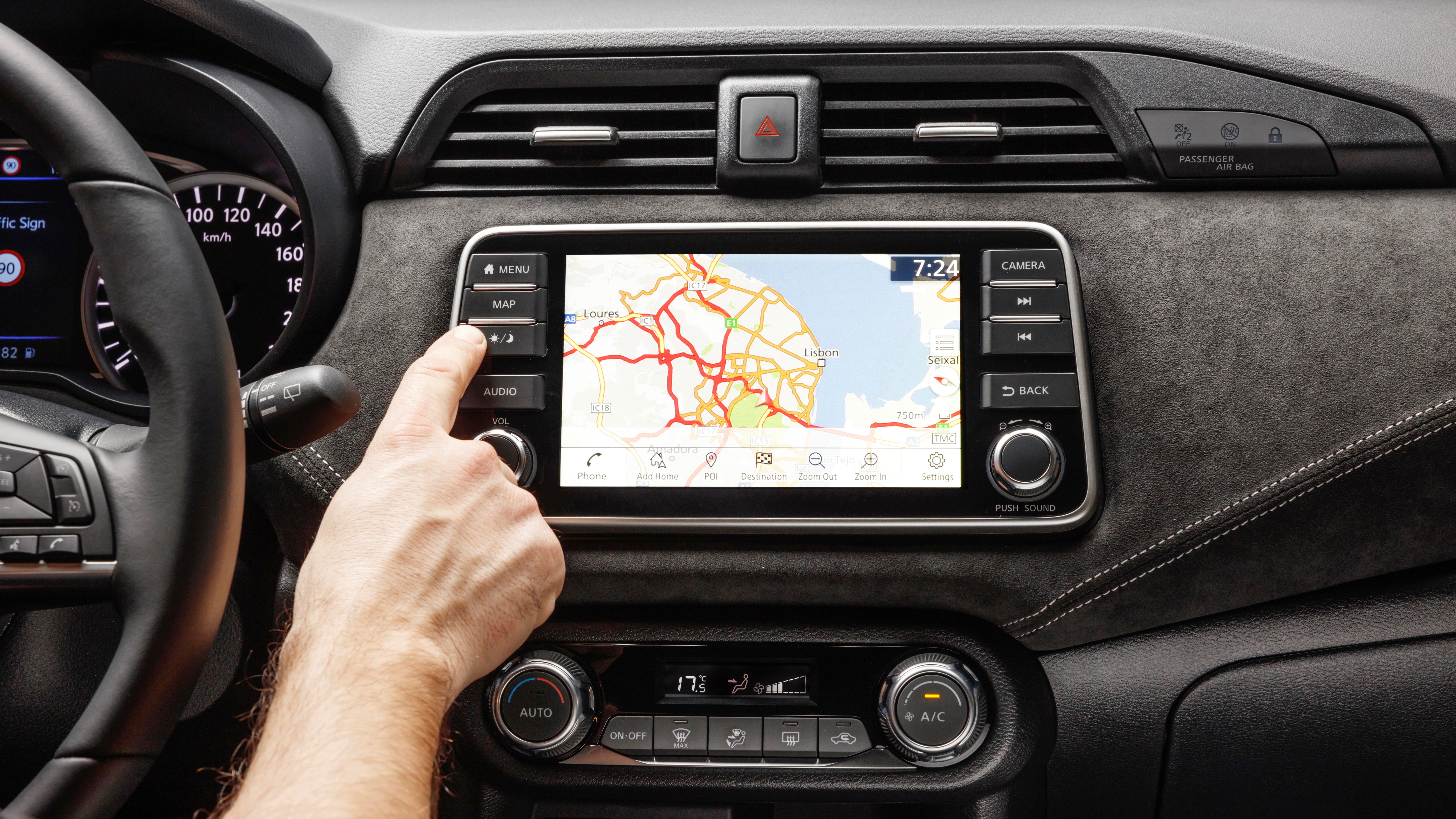 2019 Nissan Micra infotainment