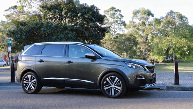 2019 Peugeot 5008 GT profile
