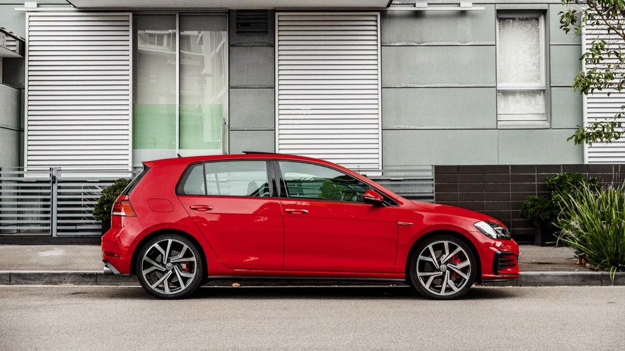 2019 Volkswagen Golf GTI Tornado Red profile