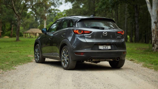 2019 Mazda CX-3 Akari LE Machine Grey rear end
