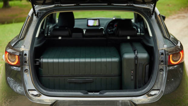 2019 Mazda CX-3 Akari LE boot space