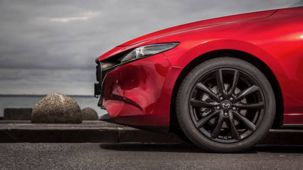 2019 Mazda 3 G25 Astina black wheels