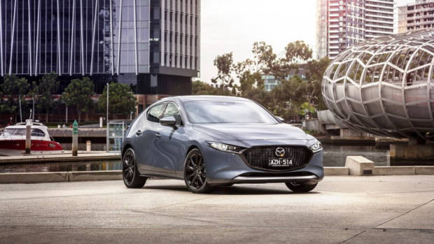 2019 Mazda 3 hatch Polymetal Grey front