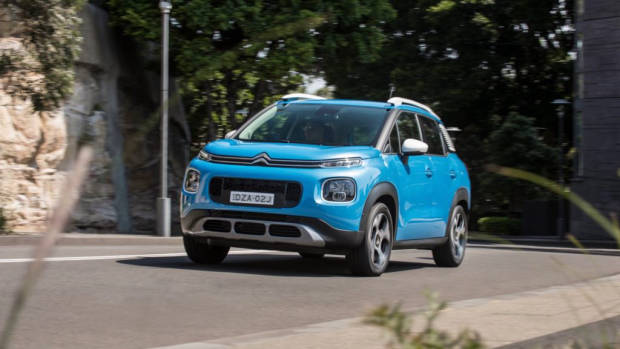 Citroen C3 Aircross 2019 blue driving