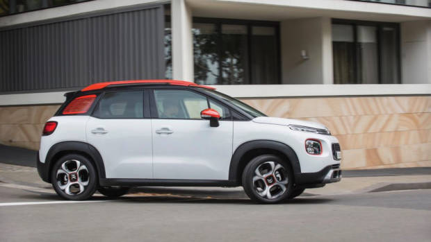 Citroen C3 Aircross 2019 white driving
