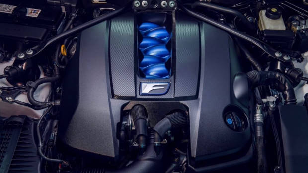 Lexus RC F Track Edition 2020 V8 engine