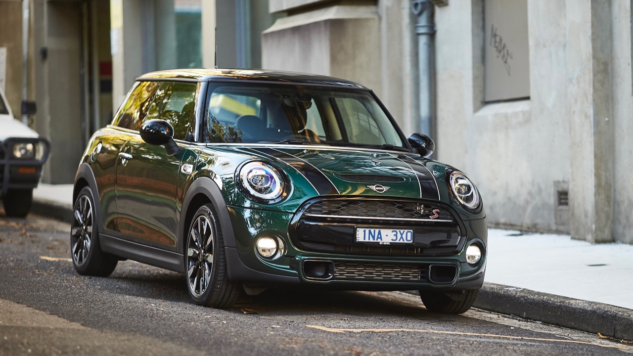 New MINI COOPER 2019 - FULL in depth review (3 door hatch facelift