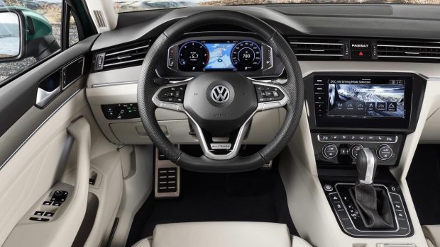 2019 Volkswagen Passat Alltrack facelift beige leather