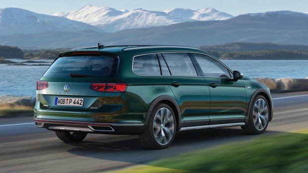 2019 Volkswagen Passat Alltrack facelift green