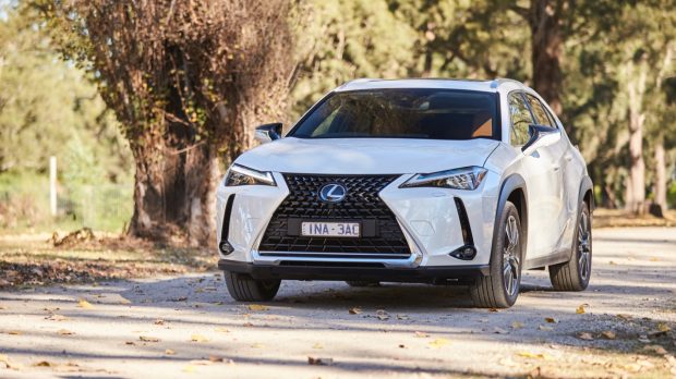 Lexus UX200 white front