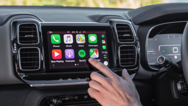Citroen C5 Aircross review touchscreen CarPlay