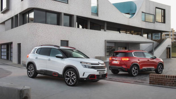 Citroen C5 Aircross review red white front