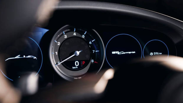 2020 Porsche 911 Carrera gauges
