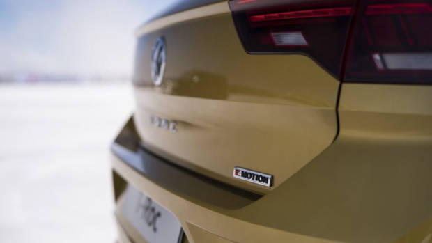 2020 Volkswagen T-Roc yellow badges