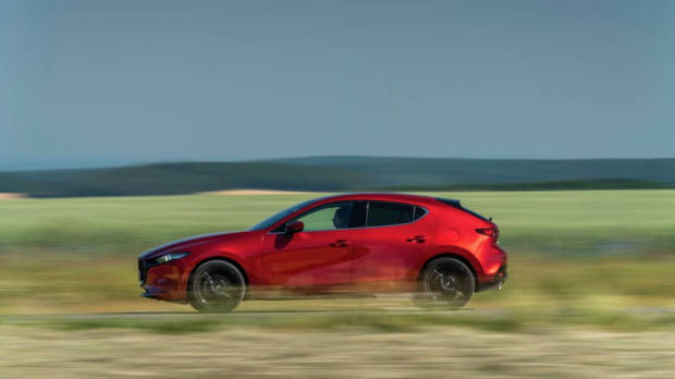 Mazda 3 Skyactiv-X 2020 side
