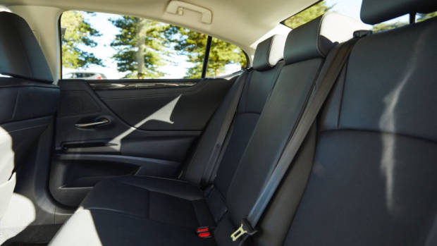 Lexus ES 300h hybrid review 2019 back seats