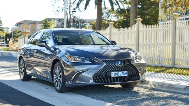 Lexus ES 300h hybrid review 2019 grey