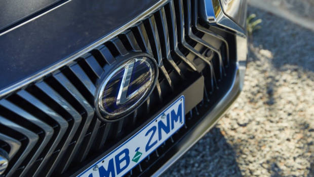 Lexus ES 300h hybrid review 2019 grey