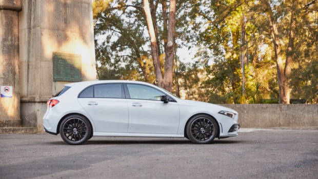 Mercedes-Benz A250 4MATIC Digital White side