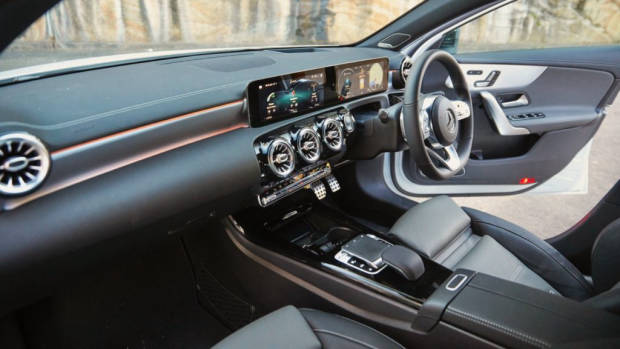 Mercedes-Benz A250 4MATIC dashboard