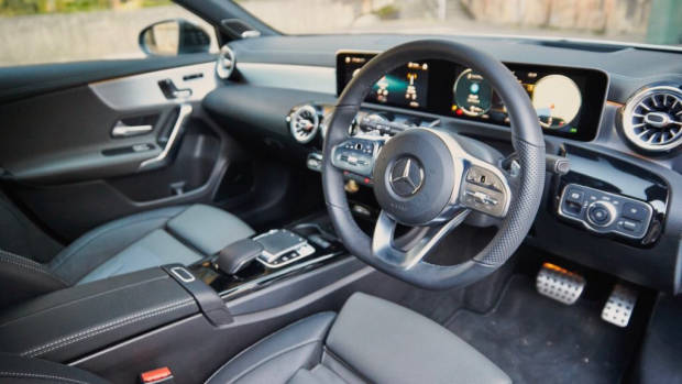Mercedes-Benz A250 4MATIC front cabin
