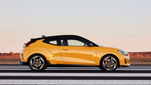 Hyundai Veloster review 2020 yellow side
