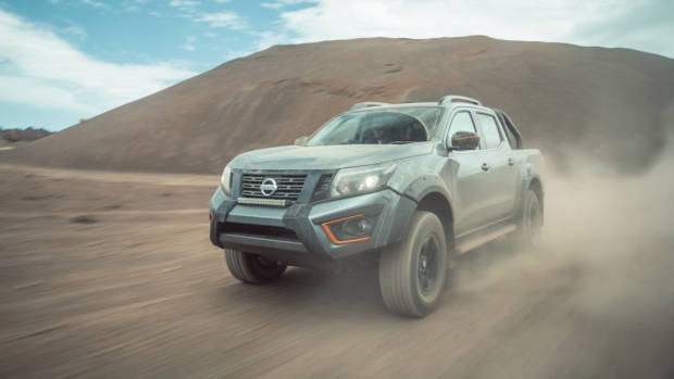 Nissan Navara Warrior grey front