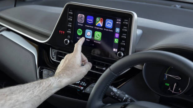 2020 Toyota C-HR CarPlay