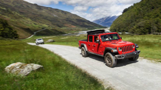 2020 Jeep Gladiator off road trail