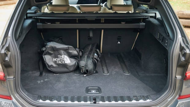 BMW 330i Touring review 2020 boot