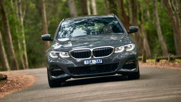 BMW 330i Touring review 2020 comfort