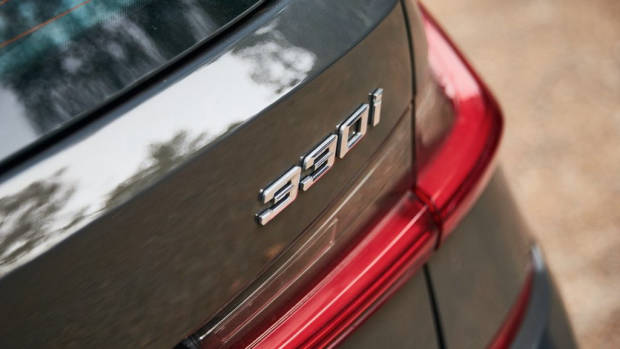 BMW 330i Touring review 2020 engine