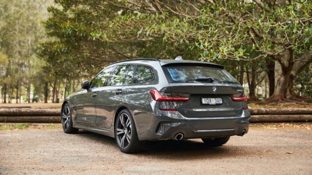 BMW 330i Touring review 2020 practicality